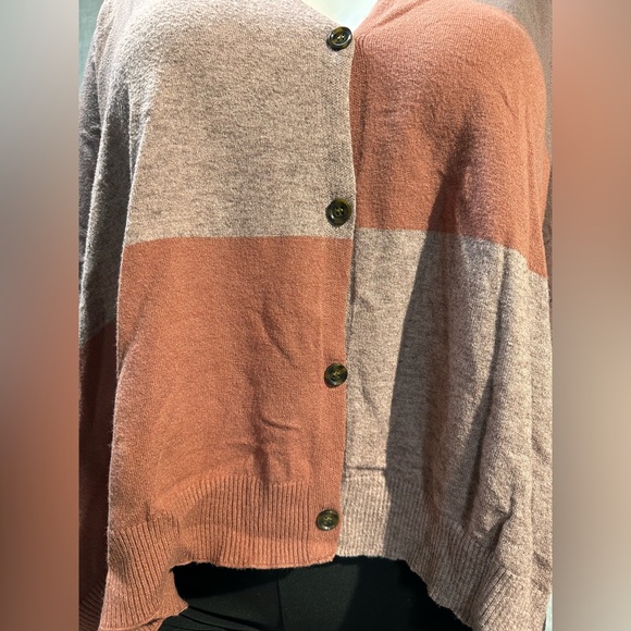 Mystree Colorblock Button-Up Cardigan - Picture 2 of 7